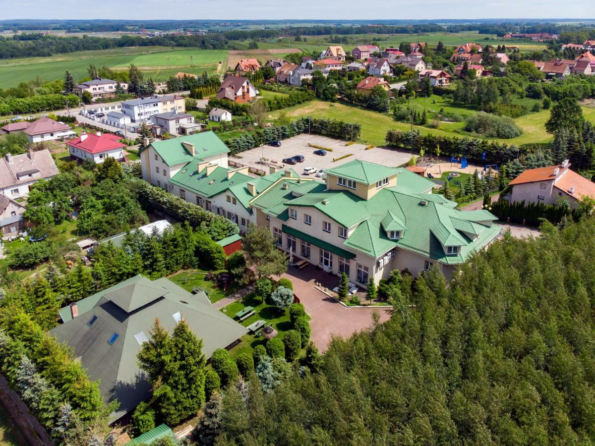 Отель Sajmino Family House Оструда Экстерьер фото